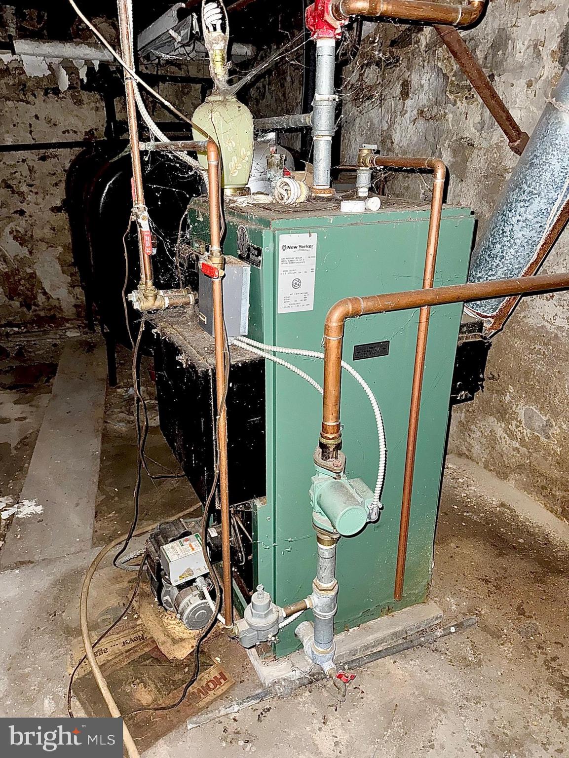 133 Hunter Road Oley, PA 19547 - Photo 11 of 29 a view of entryway