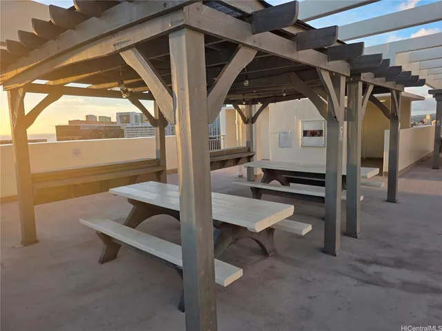 $1,925 | 1655 Makaloa Street, Unit 1901, Honolulu, HI 96814