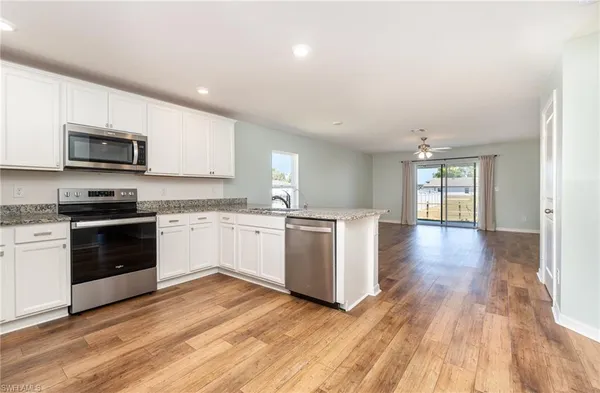 $2,490 | 165 Blackstone Drive, Fort Myers, FL 33913