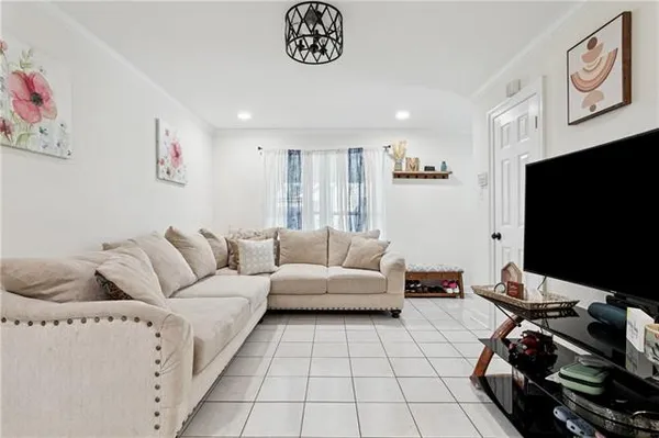 $360,000 | 1420 North Starrett Road, Metairie, LA 70003