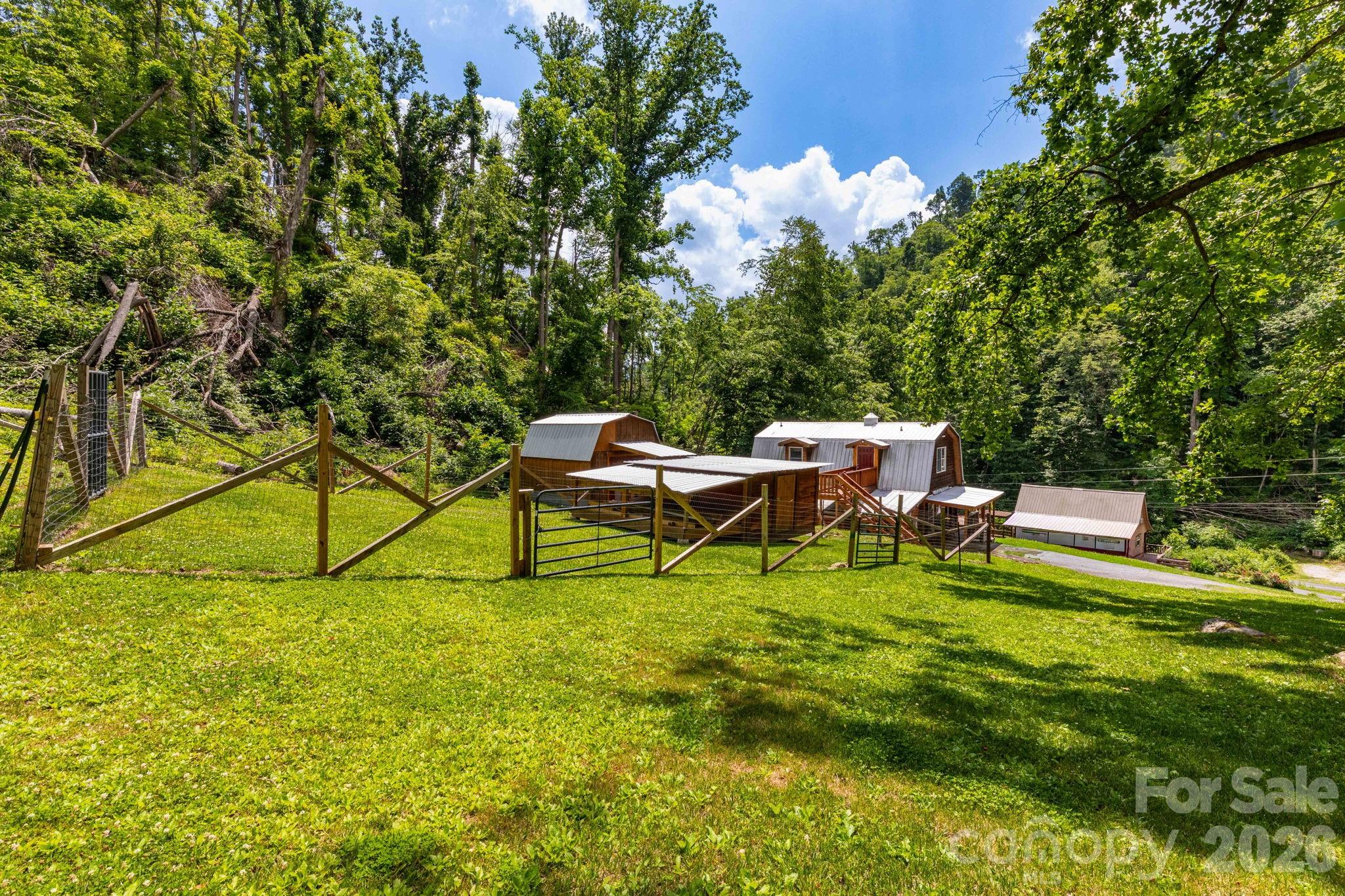 1014 Melton Branch Road Bakersville, NC 28705 - Photo 36 of 45