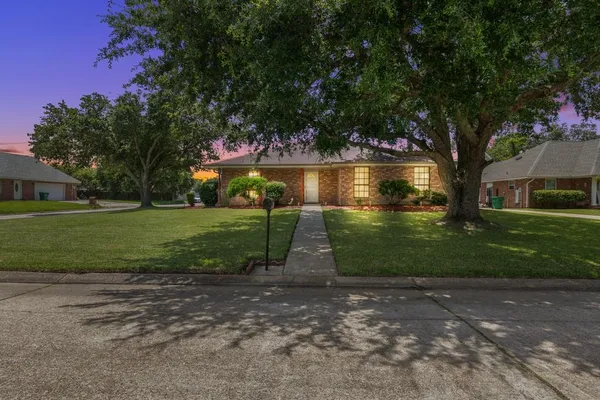 $292,500 | 122 Warwick Street, Laplace, LA 70068