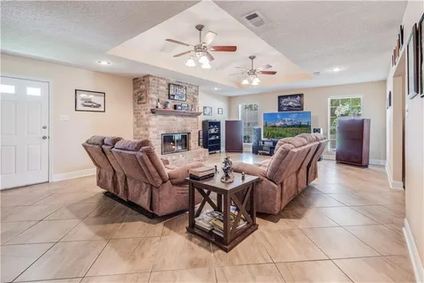 $292,500 | 122 Warwick Street, Laplace, LA 70068