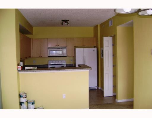 2080 West Preserve Way, Unit 207 Miramar, FL 33025 - Photo 3 of 7 Kitchen
