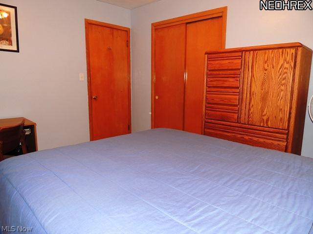 7296 Oakwood Road Parma, OH 44130 - Photo 13 of 20