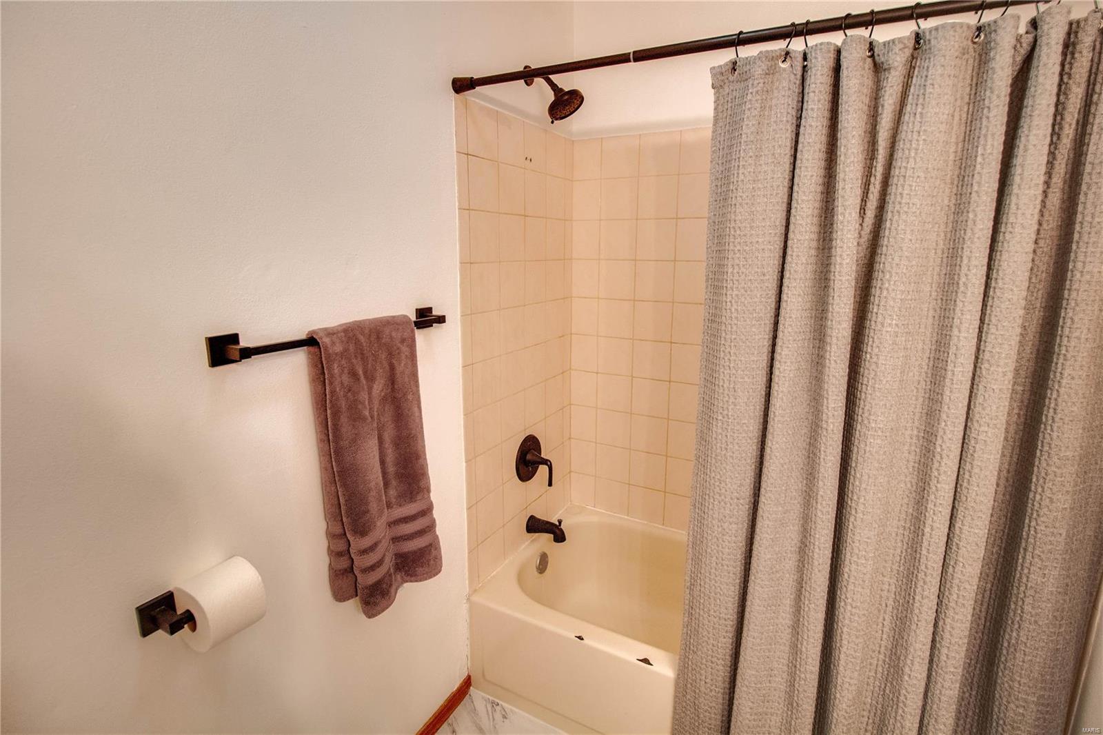 6221 Manix Road Edwardsville, IL 62025 - Photo 29 of 70 Gallery Image 29