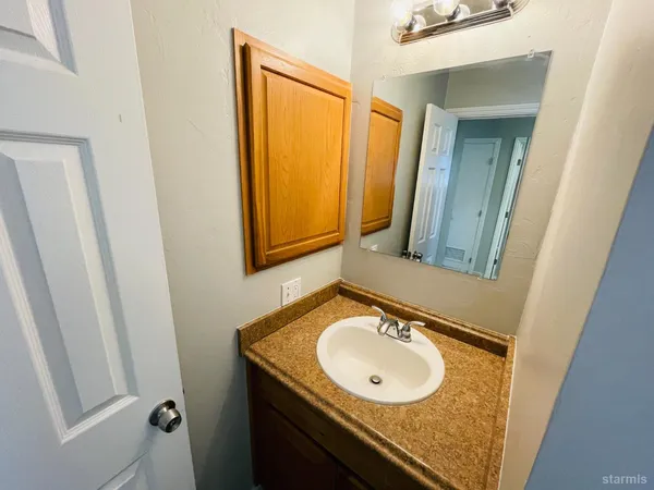 $1,600,000 | 3716 Pioneer Trail, South Lake Tahoe, CA 96150