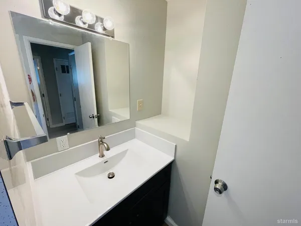 $1,600,000 | 3716 Pioneer Trail, South Lake Tahoe, CA 96150
