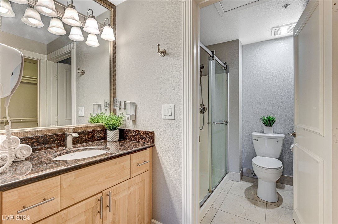 210 East Flamingo Road, Unit 413 Las Vegas, NV 89169 - Photo 21 of 72 Separate Vanity Area