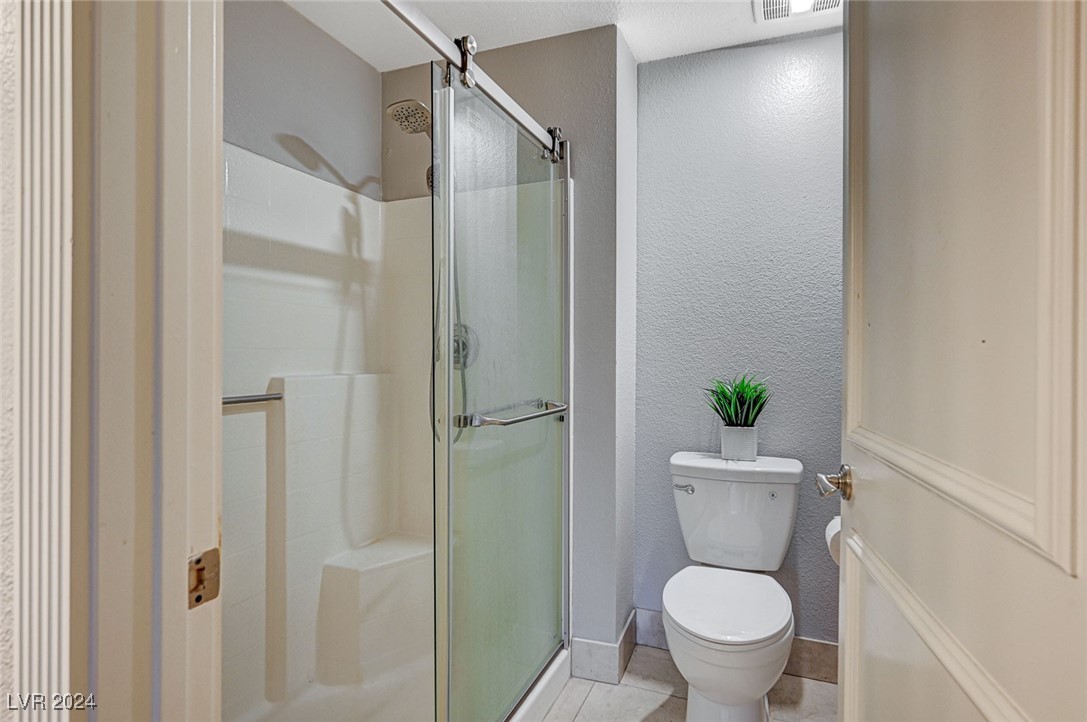 210 East Flamingo Road, Unit 413 Las Vegas, NV 89169 - Photo 23 of 72 Walk In Shower