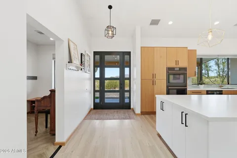 $949,000 | 43131 North 20th Street, New River, AZ 85087