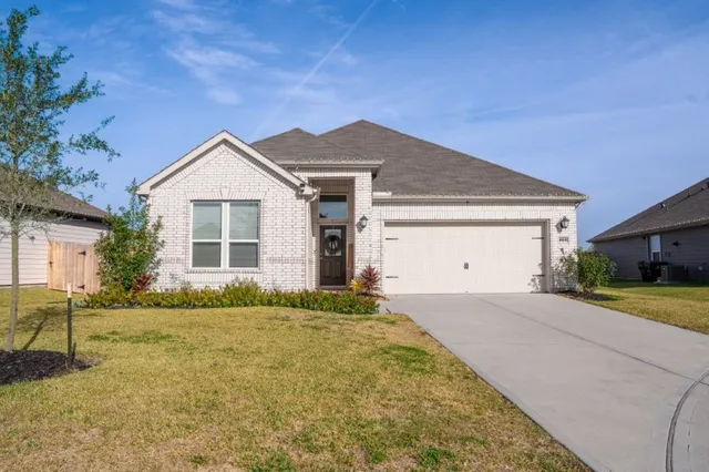 $329,900 | 805 Allana Lane, Alvin, TX 77511