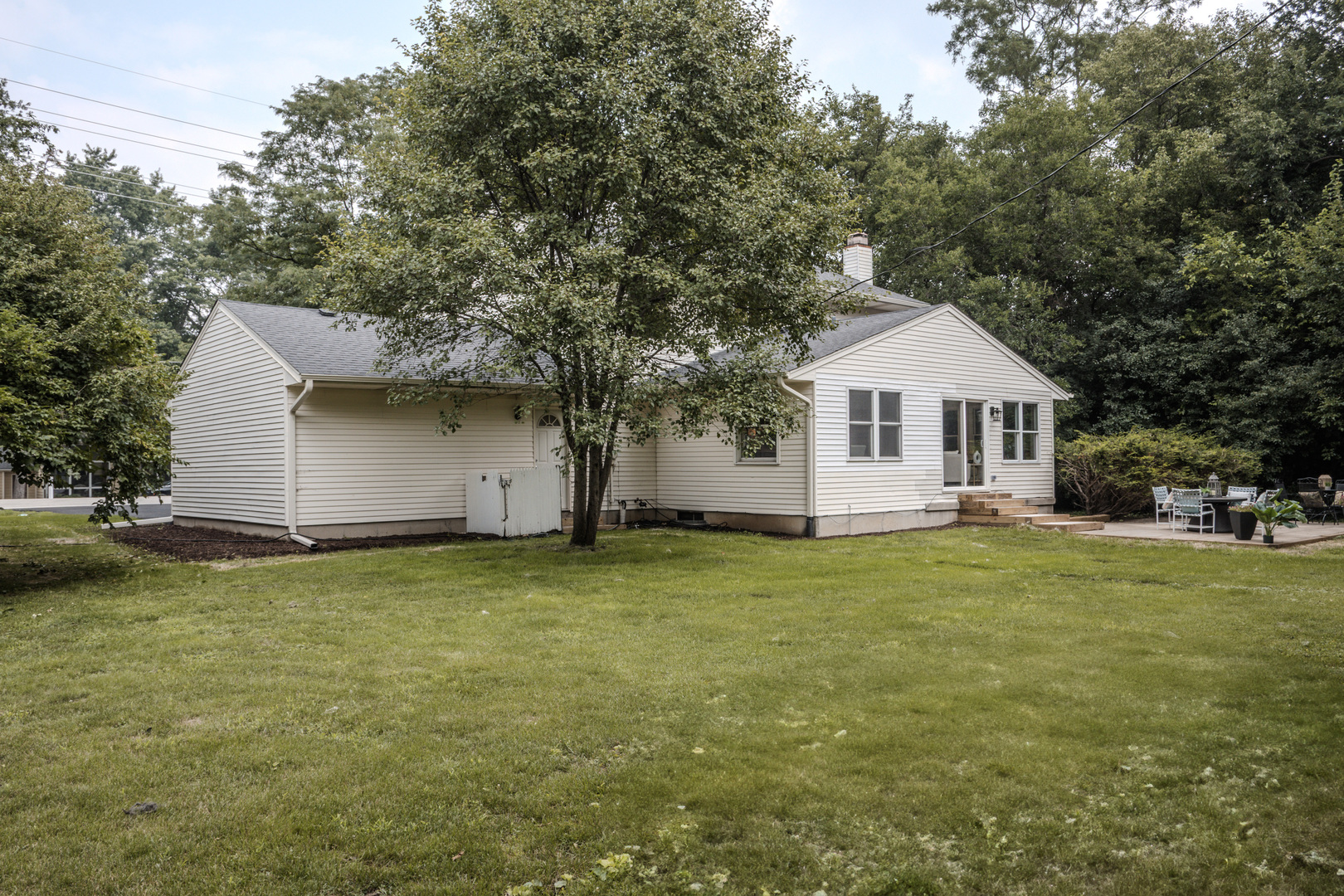 1936 South Street Geneva, IL 60134 - Photo 34 of 41 a house with a outdoor space