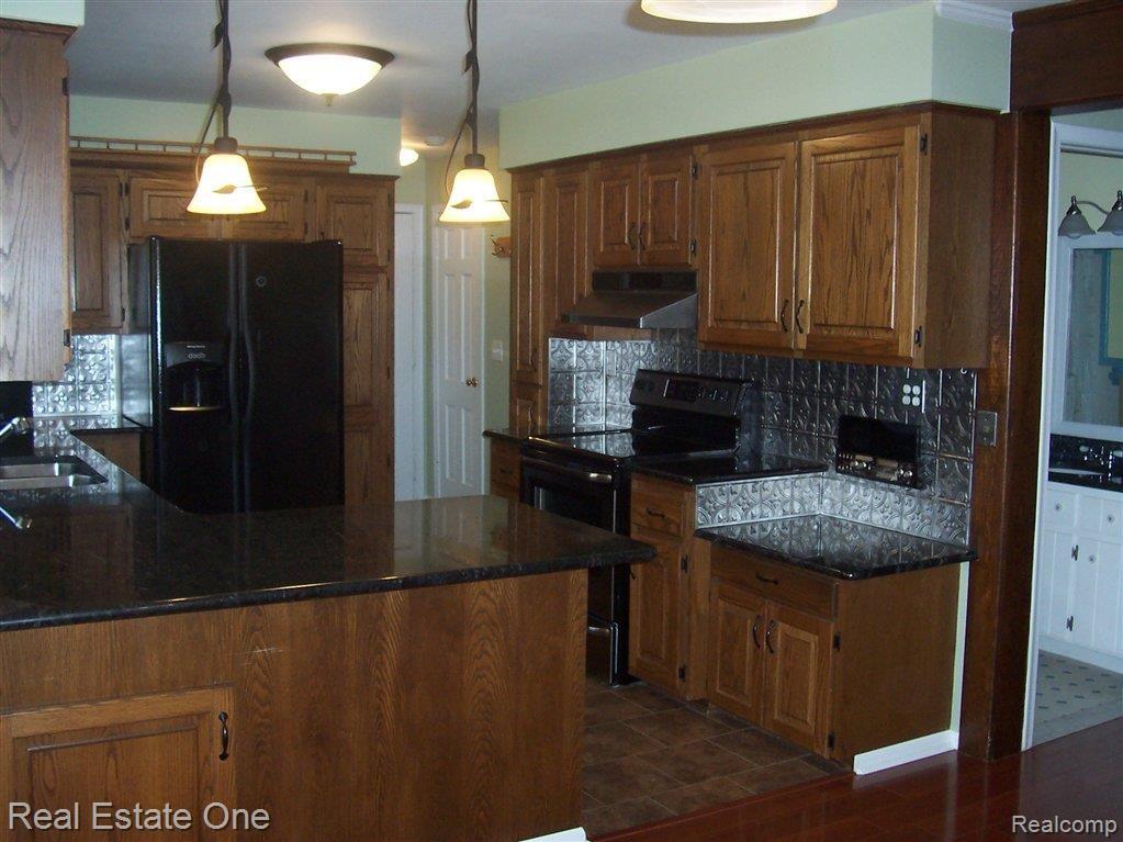 3181 Weygant Drive Rochester, MI 48306 - Photo 15 of 37 Appliances Incl plus New Stove