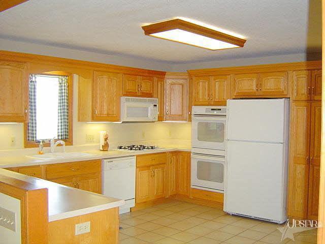 12436 North County Line Road East Spencerville, IN 46788 - Photo 4 of 25