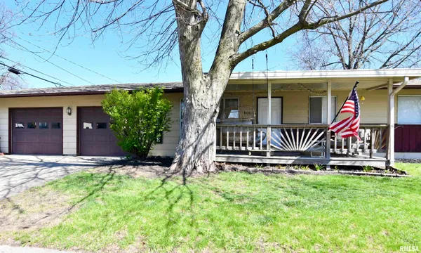 $129,900 | 900 North Cheney Street, Taylorville, IL 62568
