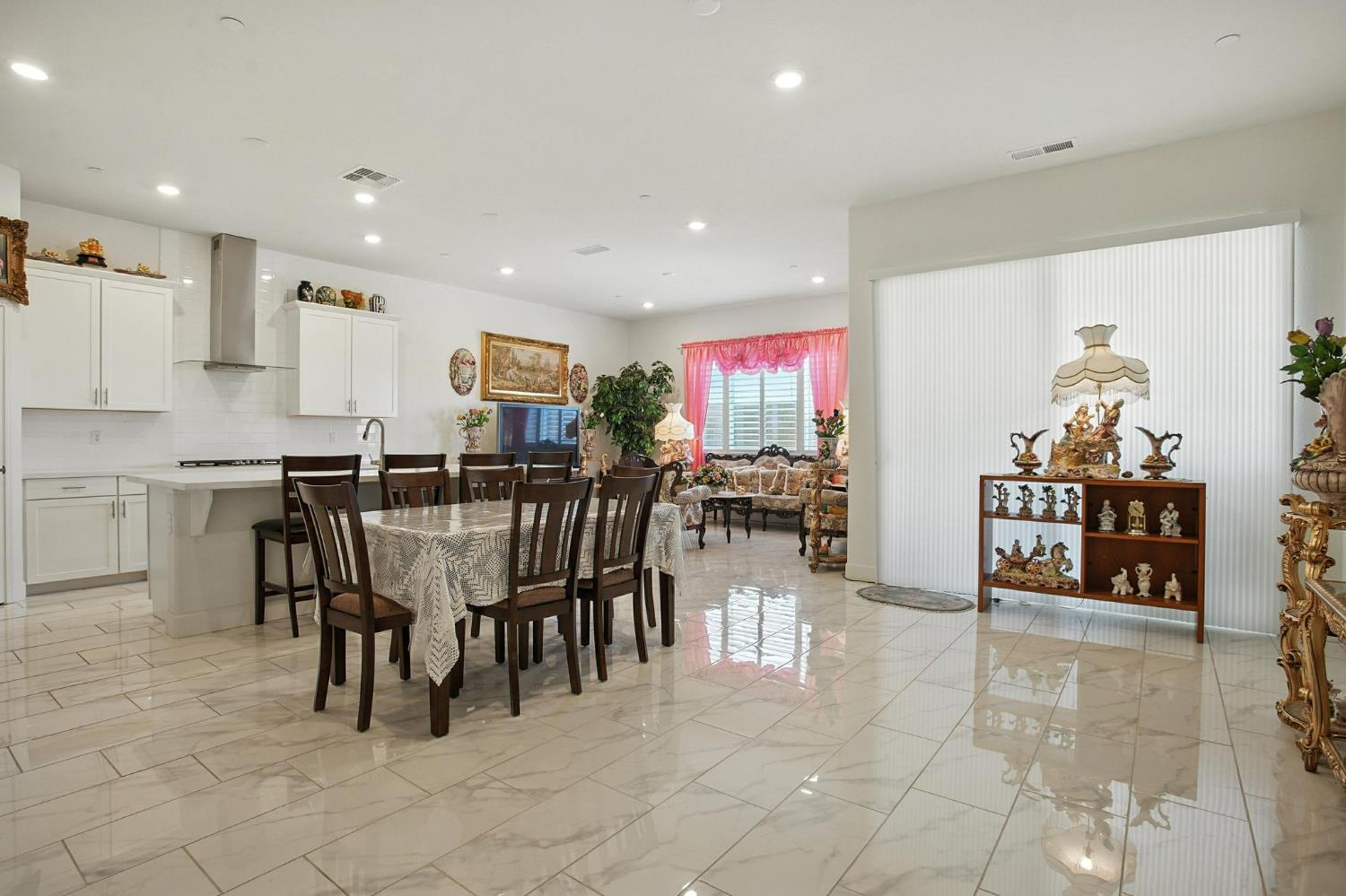 3742 Haymaker Way Sacramento, CA 95835 - Photo 8 of 39 a view of a dining area with furniture