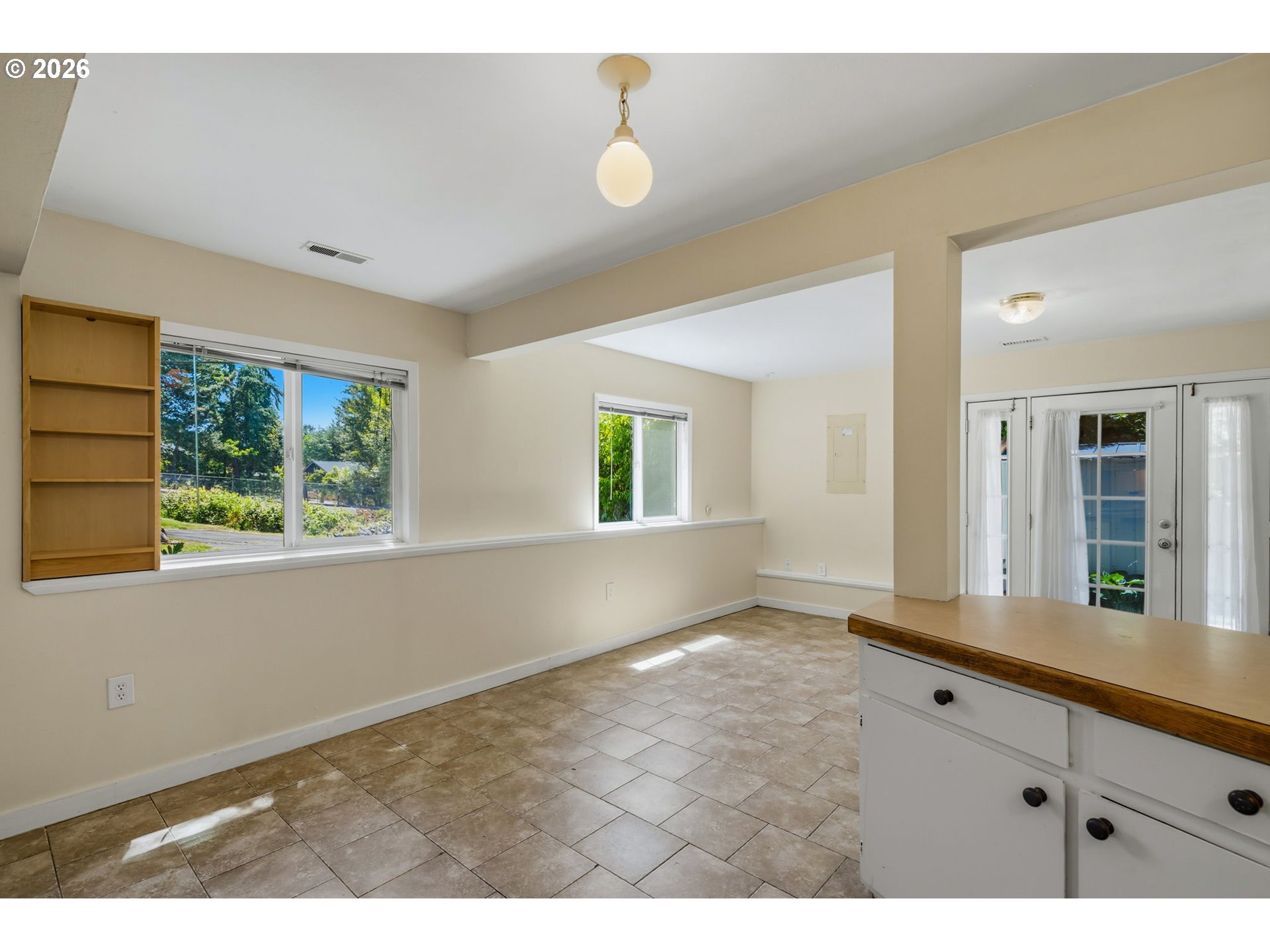 9540 Southwest Terwilliger Boulevard Portland, OR 97219 - Photo 10 of 44