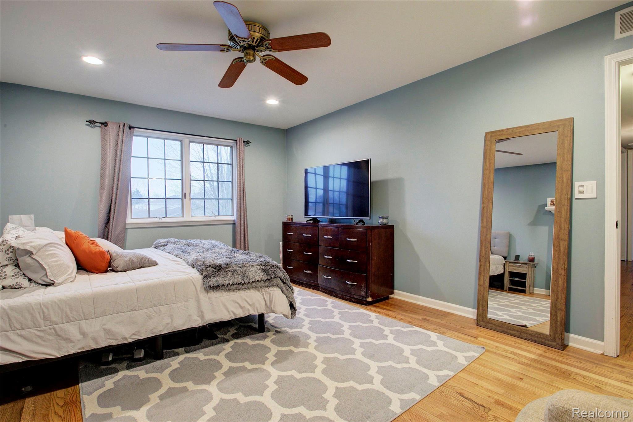 7345 Kingsbridge Road Canton, MI 48187 - Photo 62 of 98 4H8A2402_3_4.jpg