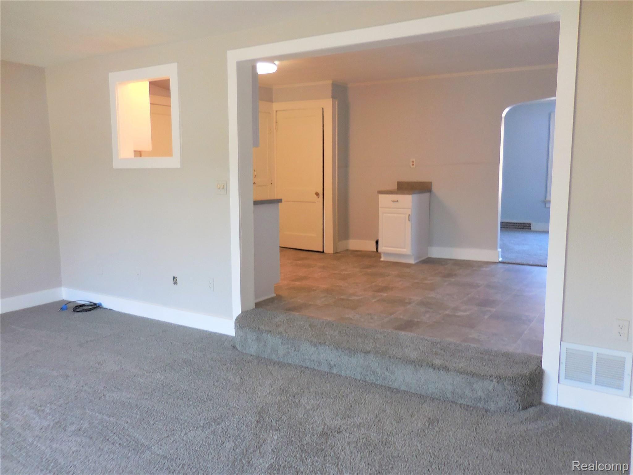 1111 Reid Road Flint, MI 48507 - Photo 20 of 42 DSCN4101 (2).JPG