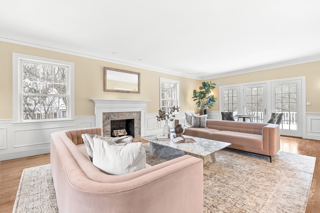65 Woodcliff Road Wellesley, MA 02481 - Photo 3 of 40