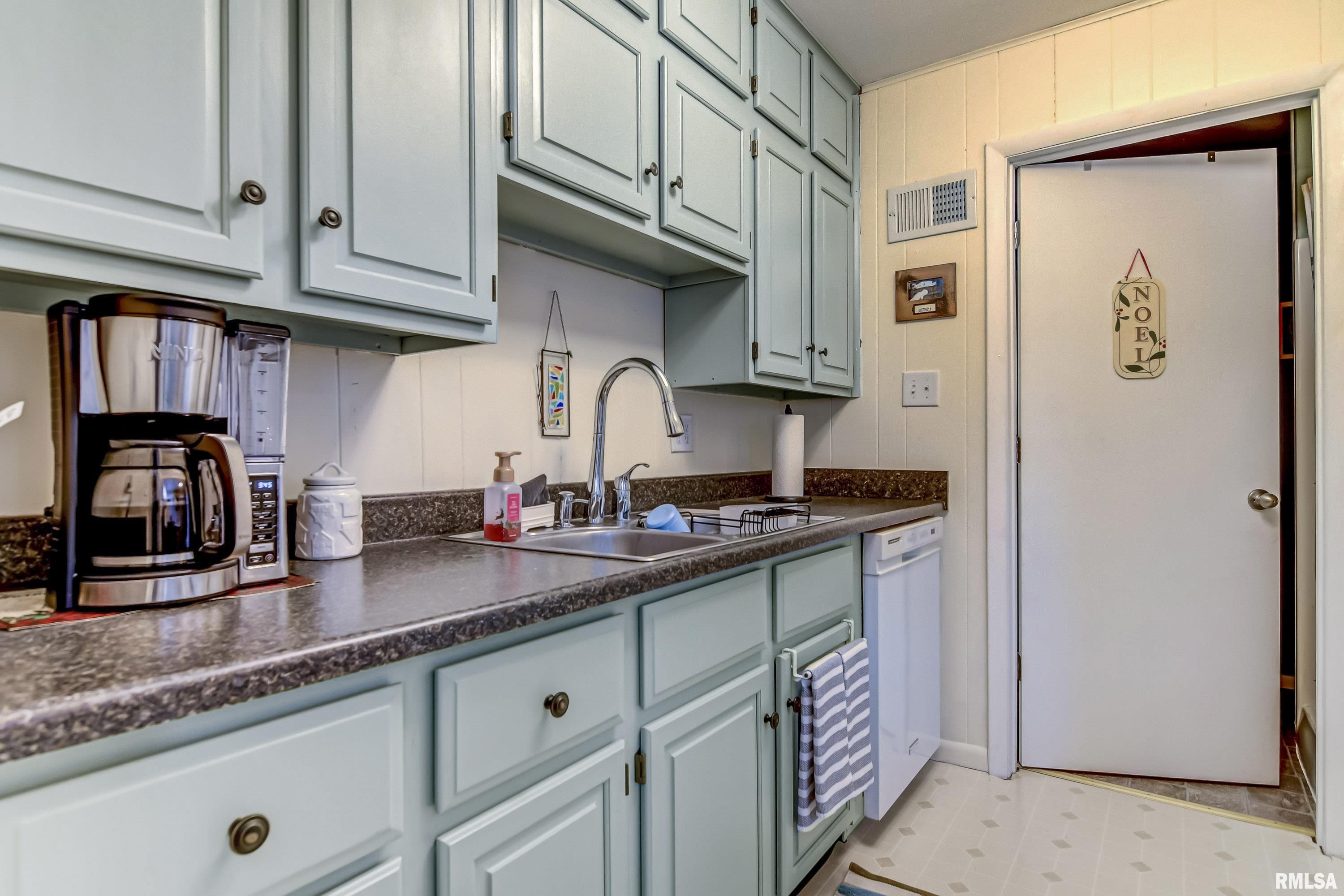 2300 South Spring Street Springfield, IL 62704 - Photo 16 of 33