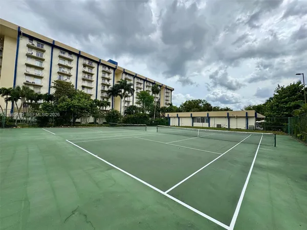 $1,750 | 4550 Northwest 9th Street, Unit 617E, Miami, FL 33126