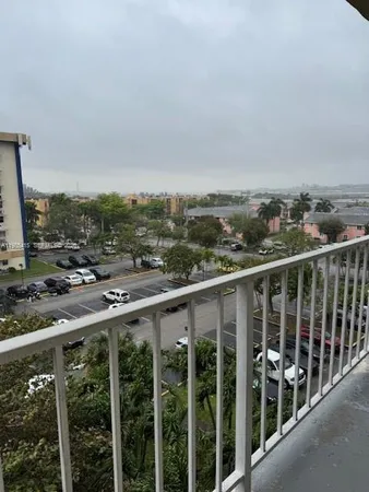 $1,750 | 4550 Northwest 9th Street, Unit 617E, Miami, FL 33126