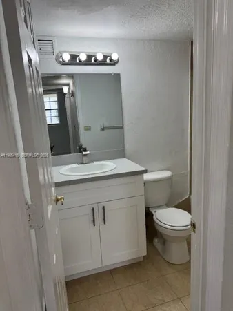 $1,750 | 4550 Northwest 9th Street, Unit 617E, Miami, FL 33126