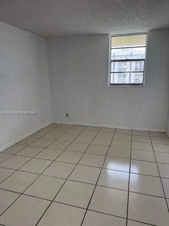 $1,750 | 4550 Northwest 9th Street, Unit 617E, Miami, FL 33126