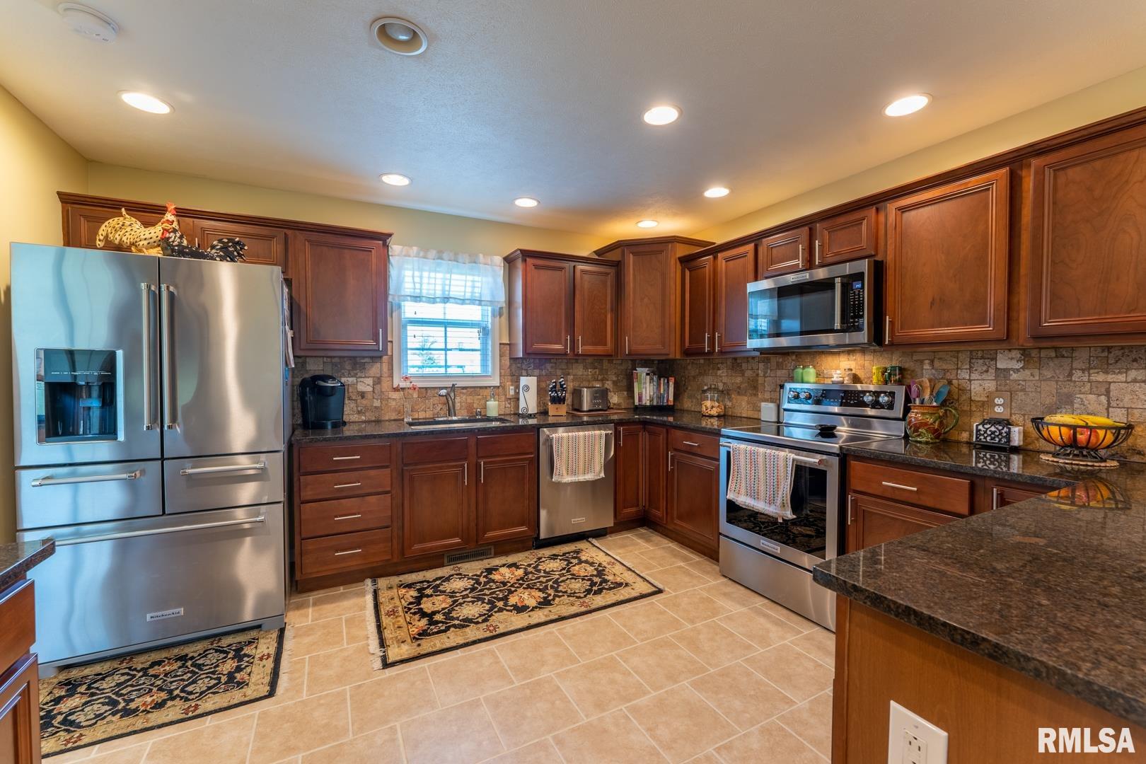 15766 Ciara Road Marion, IL 62959 - Photo 17 of 42