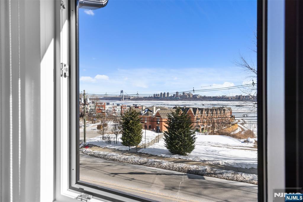 7 Sterling Place, Unit 2 Edgewater, NJ 07020 - Photo 13 of 34