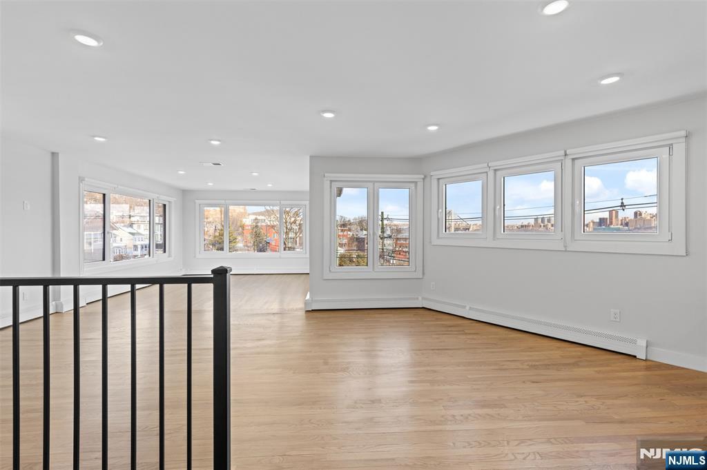 7 Sterling Place, Unit 2 Edgewater, NJ 07020 - Photo 16 of 34