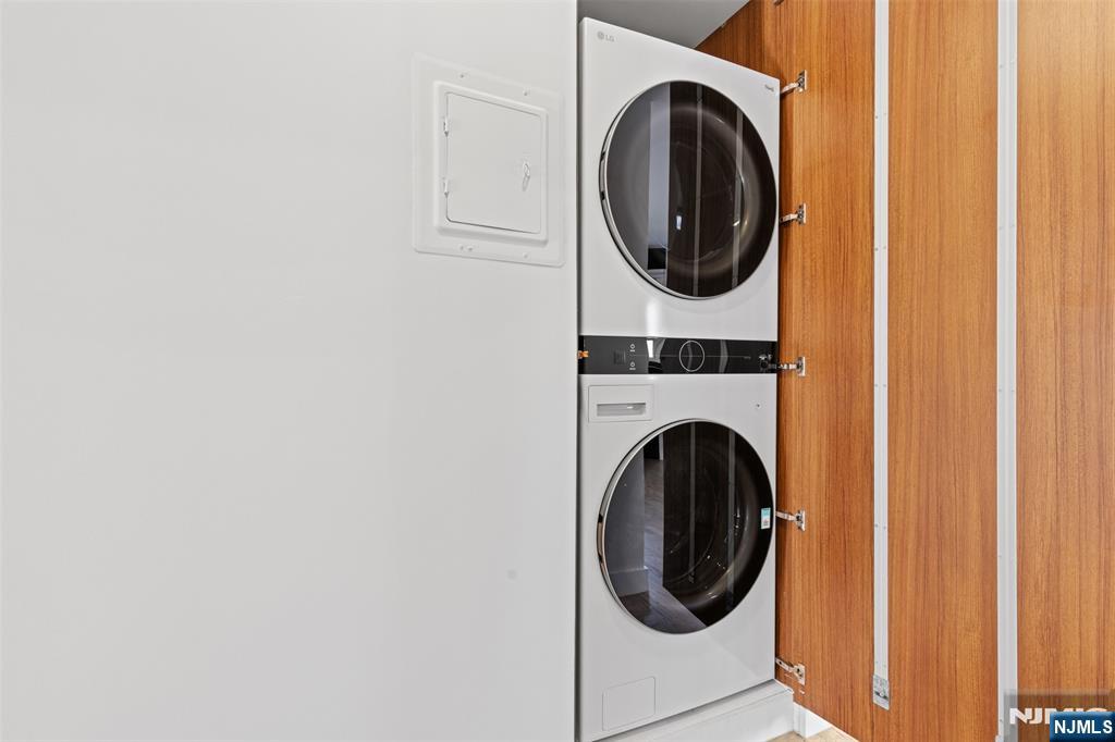 7 Sterling Place, Unit 2 Edgewater, NJ 07020 - Photo 31 of 34