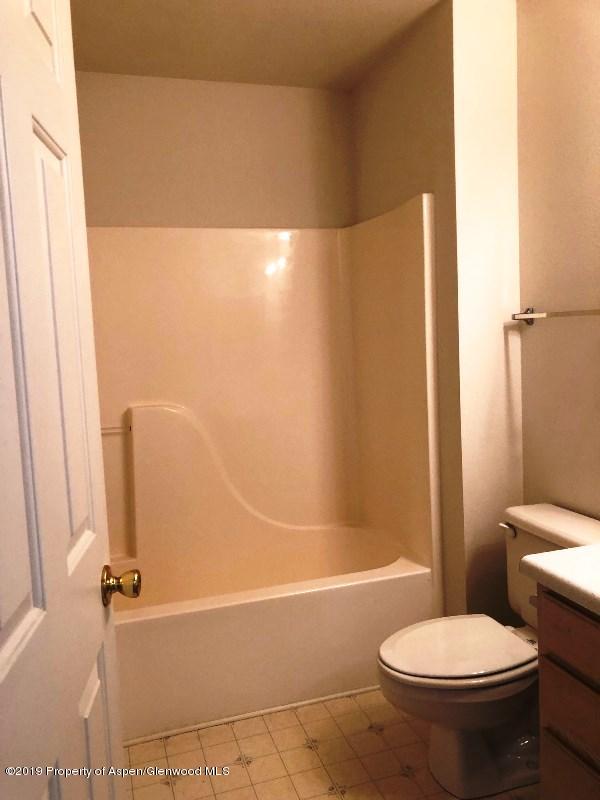 186 East 26th Street Rifle, CO 81650 - Photo 8 of 10 Full Bath