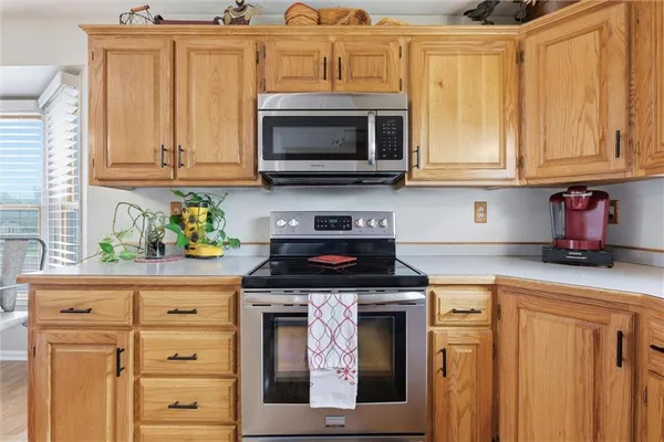 $325,000 | 1305 Sam Den Circle, Cameron, MO 64429