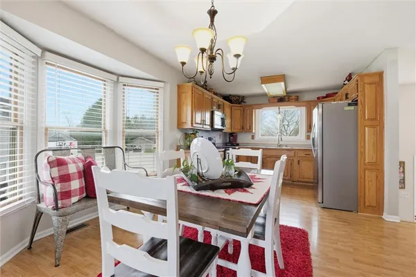$325,000 | 1305 Sam Den Circle, Cameron, MO 64429