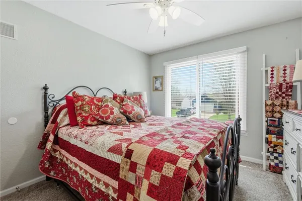 $325,000 | 1305 Sam Den Circle, Cameron, MO 64429