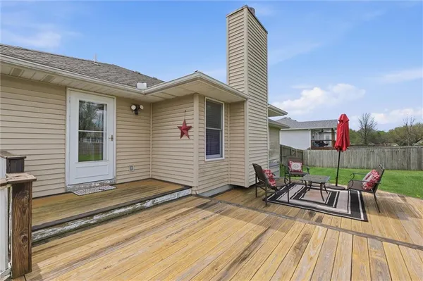 $325,000 | 1305 Sam Den Circle, Cameron, MO 64429