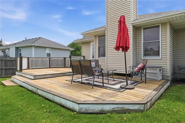 $325,000 | 1305 Sam Den Circle, Cameron, MO 64429