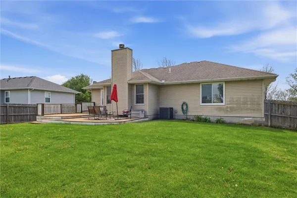 $325,000 | 1305 Sam Den Circle, Cameron, MO 64429