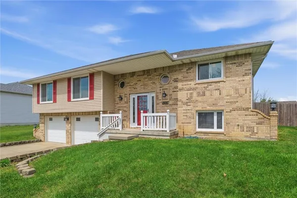 $325,000 | 1305 Sam Den Circle, Cameron, MO 64429