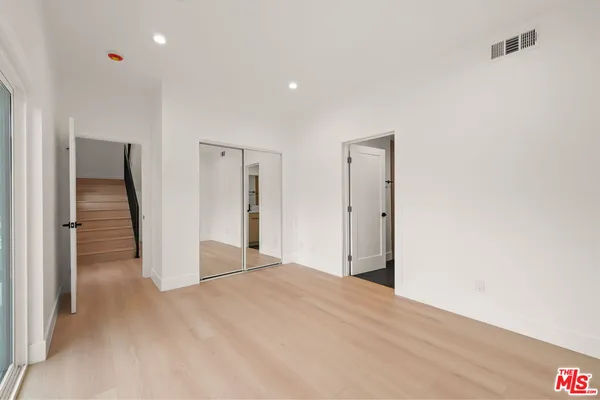 $4,542 | 913 North Hobart Boulevard, Los Angeles, CA 90029