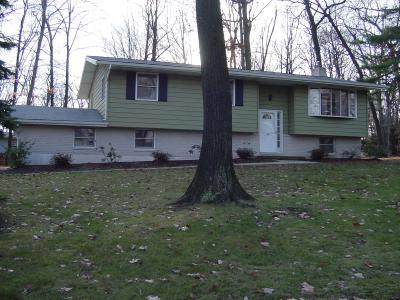 2465 Evanwood Road Bath, PA 18014 - Photo 1 of 3 LOOKING FOR PEACE? FIND IT HERE!