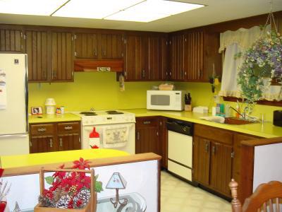2465 Evanwood Road Bath, PA 18014 - Photo 3 of 3 EAT-IN KITCHEN WITH 2 YR OLD FLOOR, DISHWASHER, & 4 YR OLD RANGE.