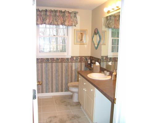 17 Garrison Road Dracut, MA 01826 - Photo 13 of 17