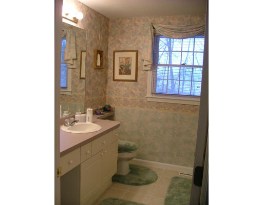 17 Garrison Road Dracut, MA 01826 - Photo 14 of 17