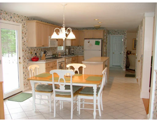 17 Garrison Road Dracut, MA 01826 - Photo 2 of 17