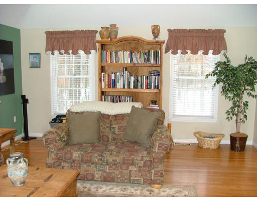 17 Garrison Road Dracut, MA 01826 - Photo 6 of 17