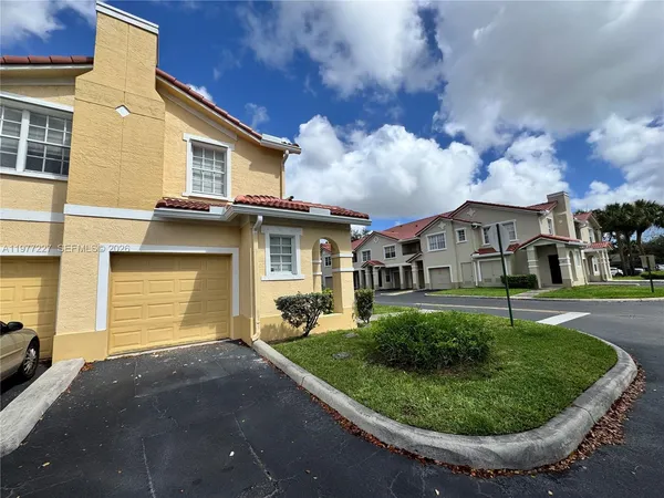 $2,100 | 201 Belmont Lane, Unit 201, North Lauderdale, FL 33068